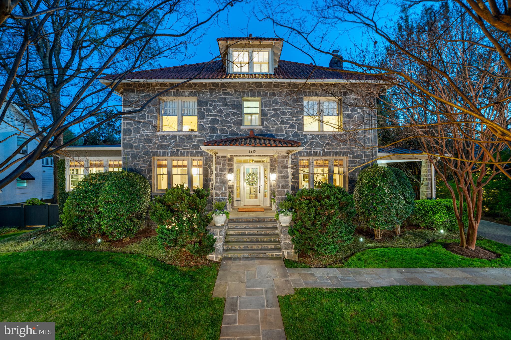 3712 Bradley Ln