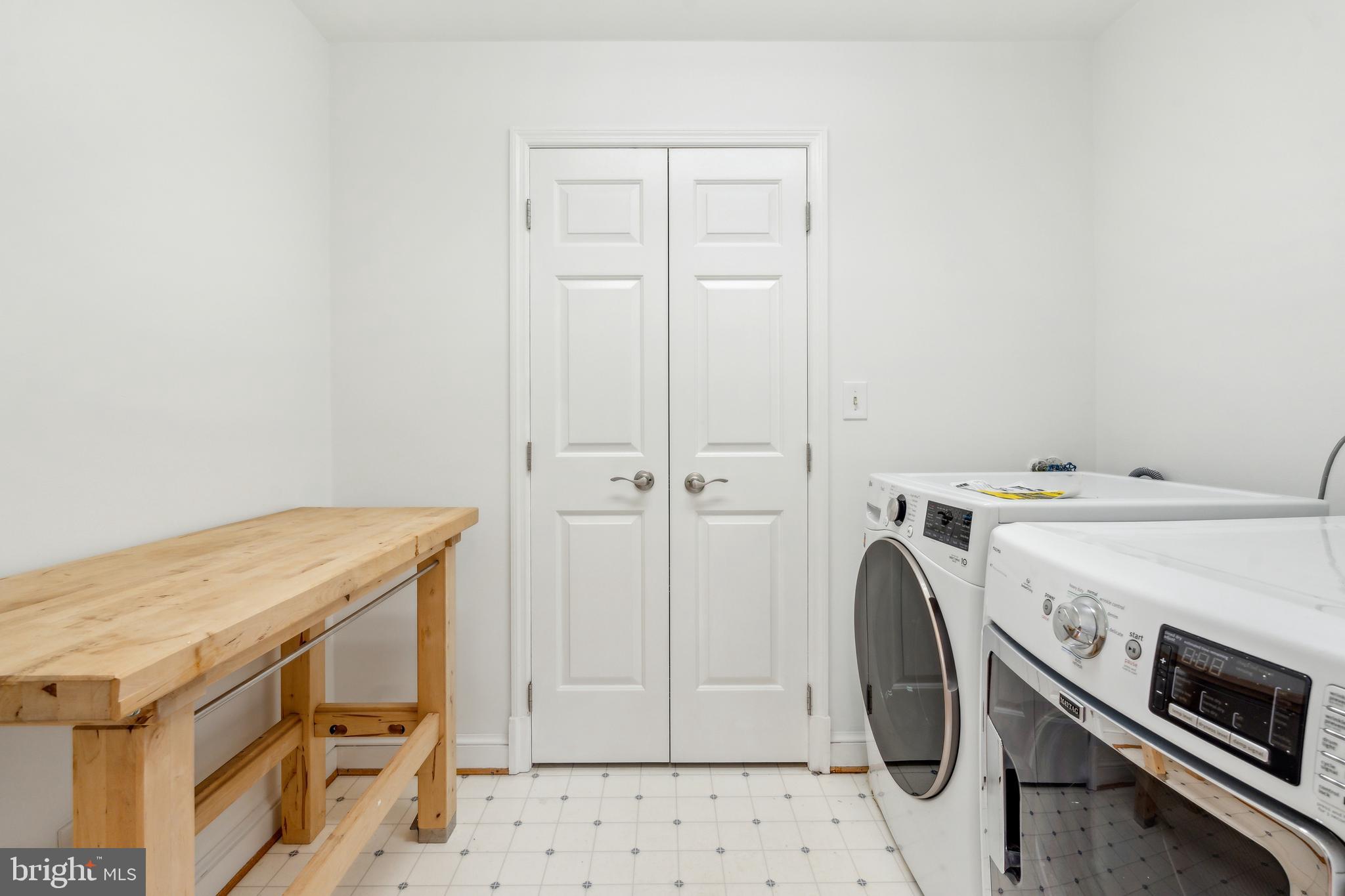 4411 Ambler Dr