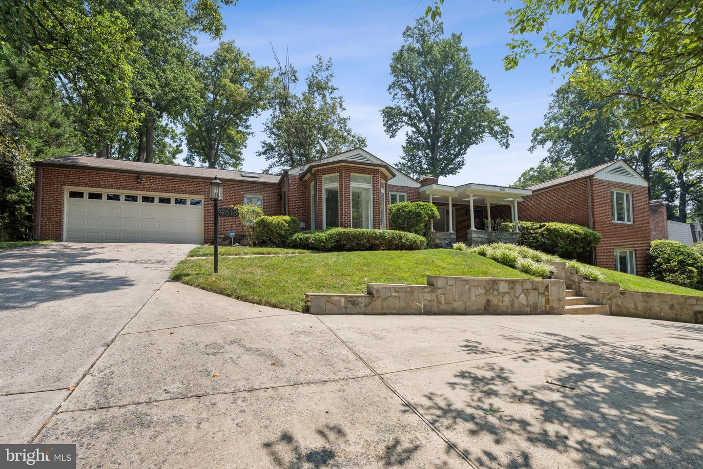 9613 Barroll Ln