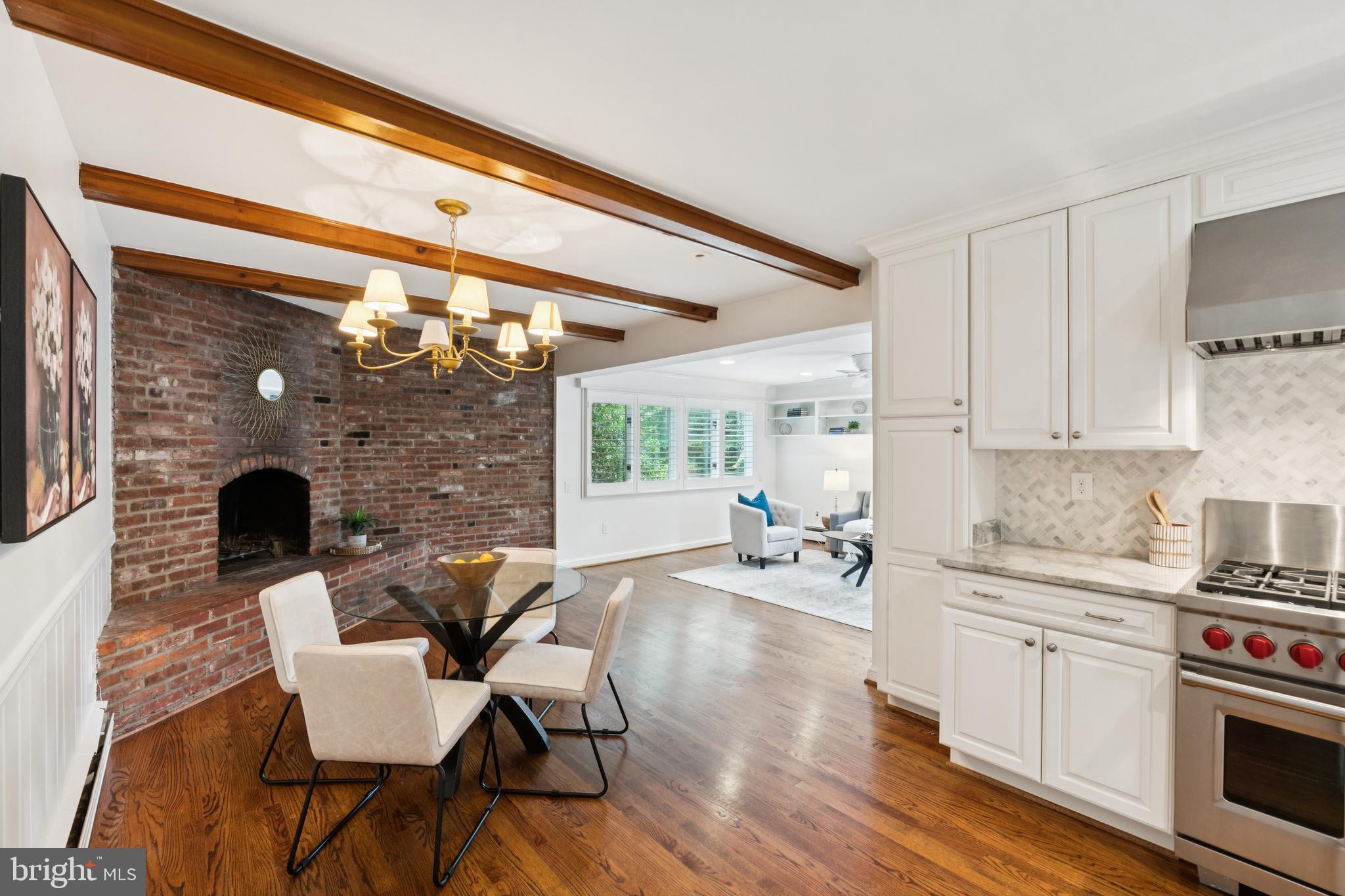 10016 E BEXHILL DRIVE