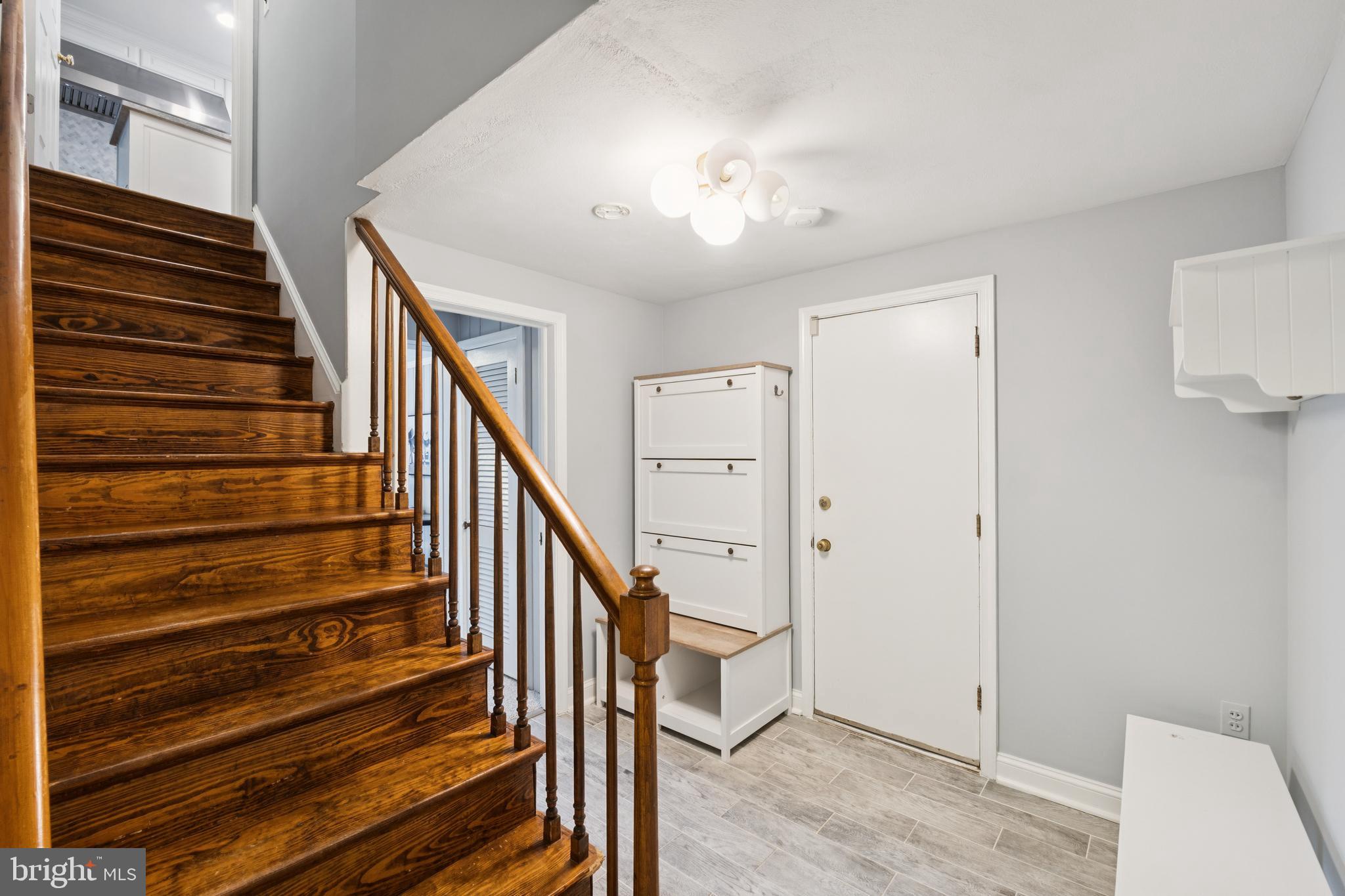 10016 E BEXHILL DRIVE