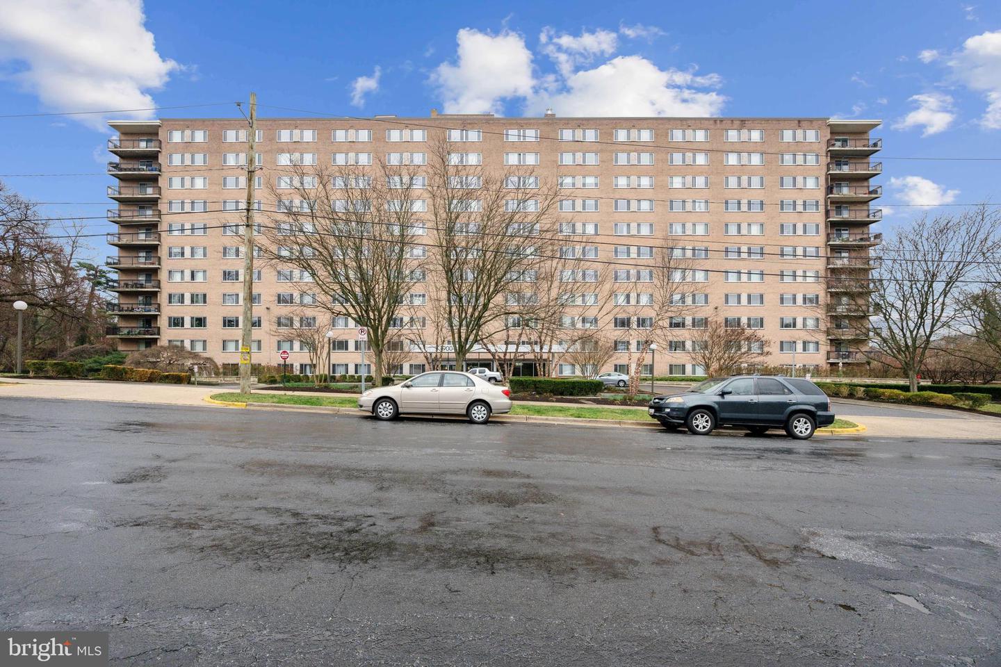 1900 LYTTONSVILLE RD #1017