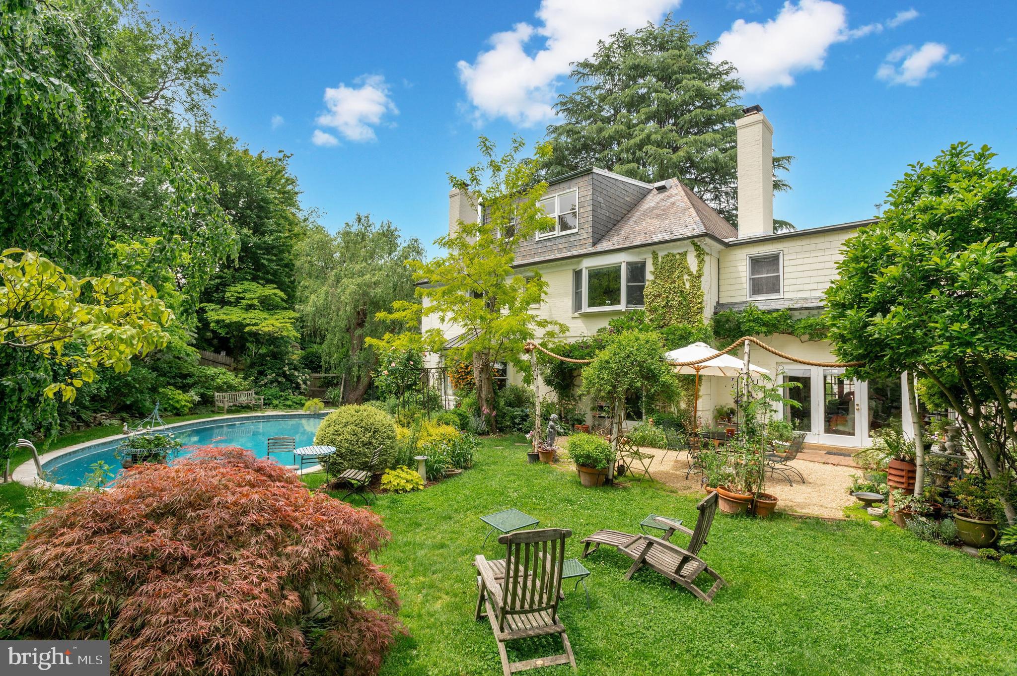 21 FARMINGTON COURT