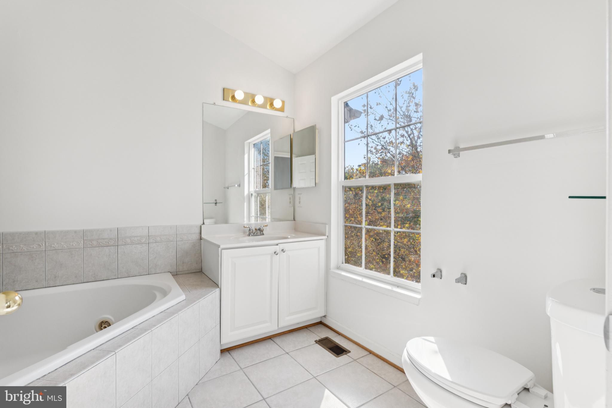 11357 KING GEORGE DRIVE 10
