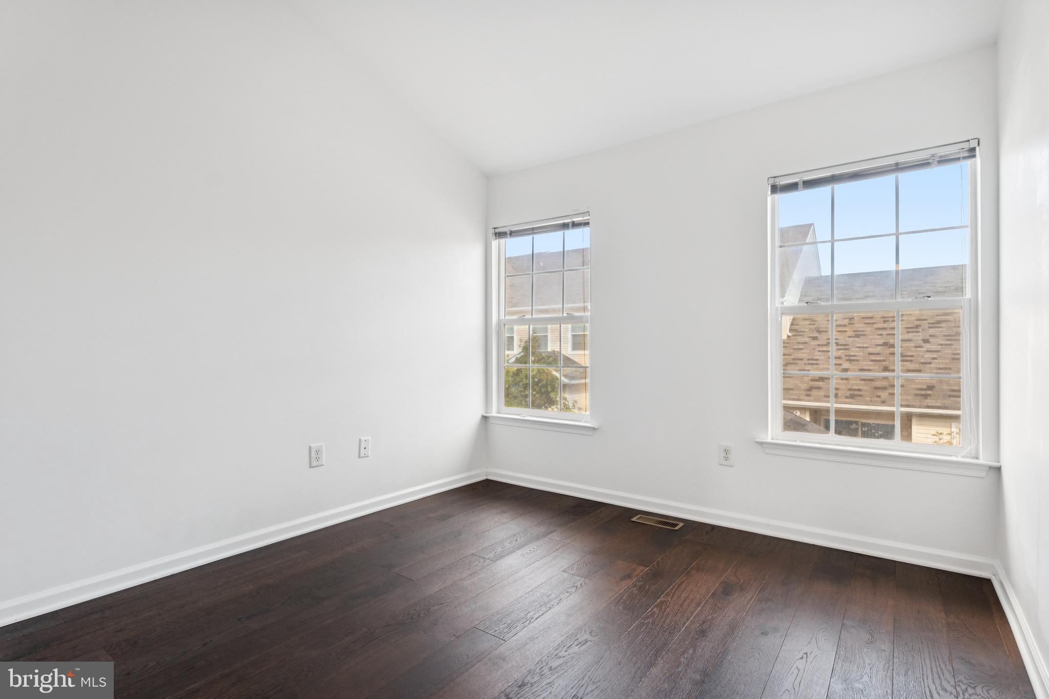 11357 KING GEORGE DRIVE 10