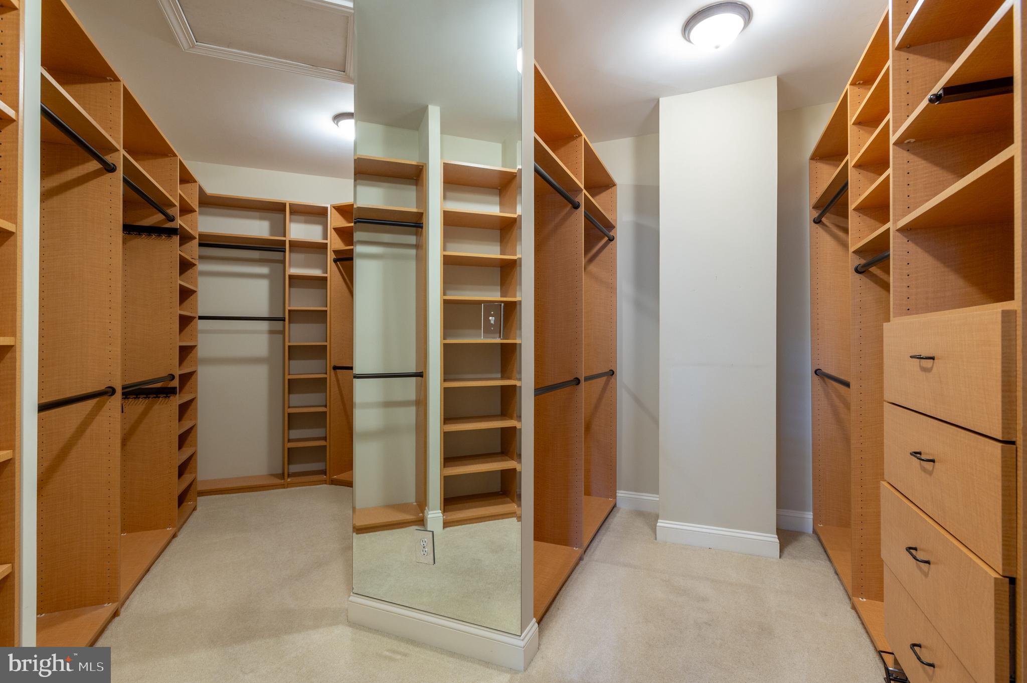 6723 LANDON LANE