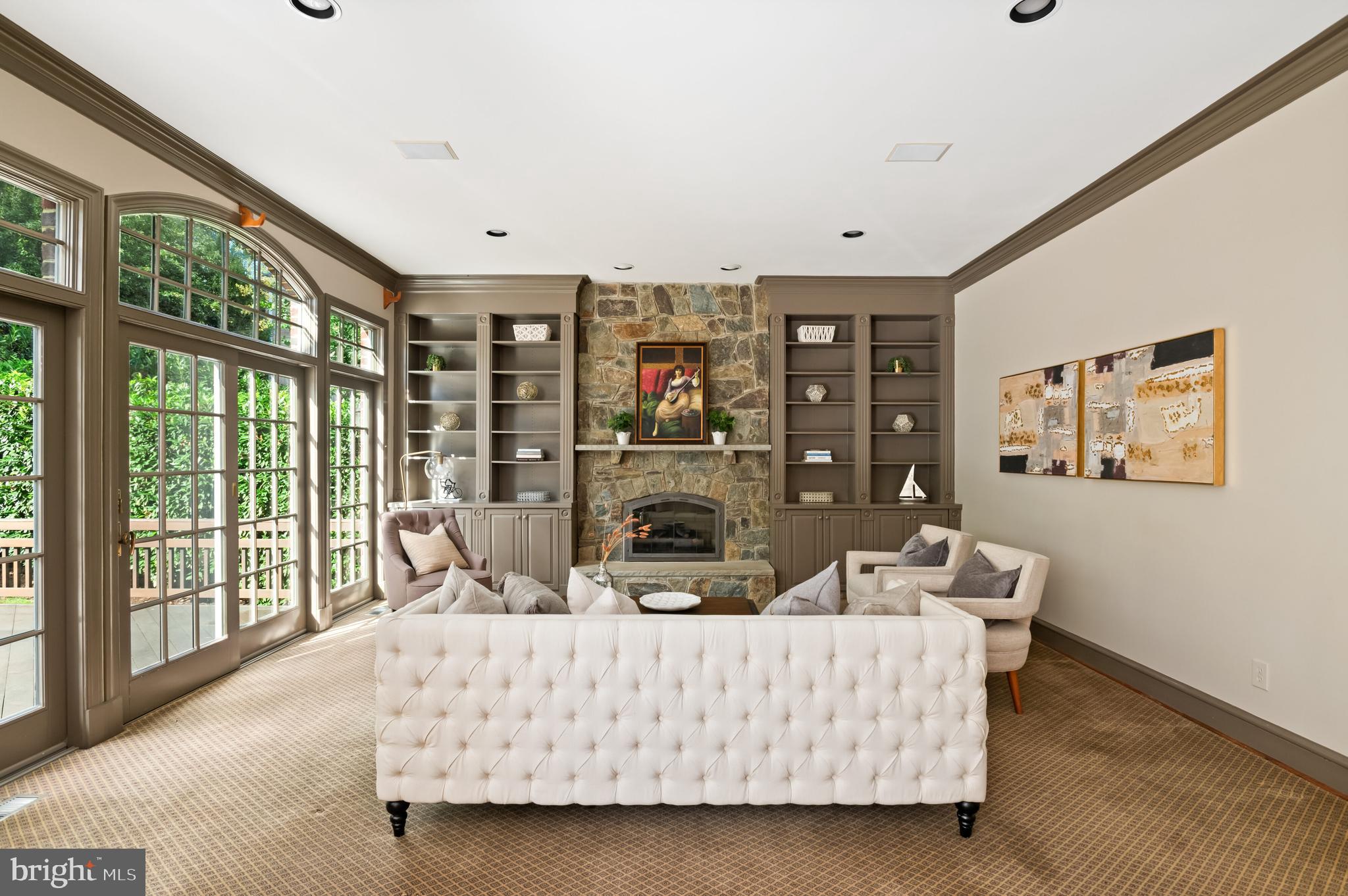 6723 LANDON LANE