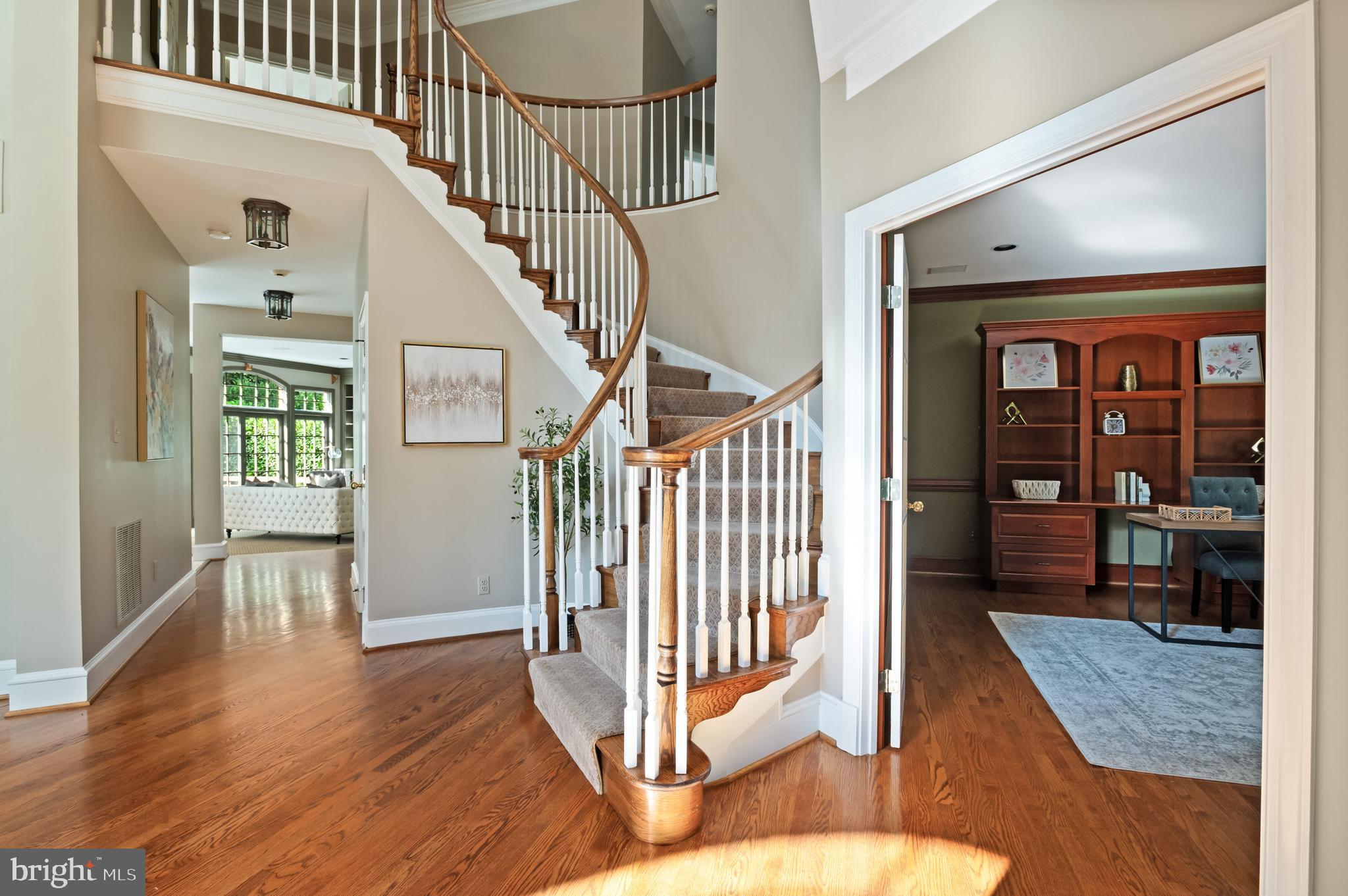 6723 LANDON LANE