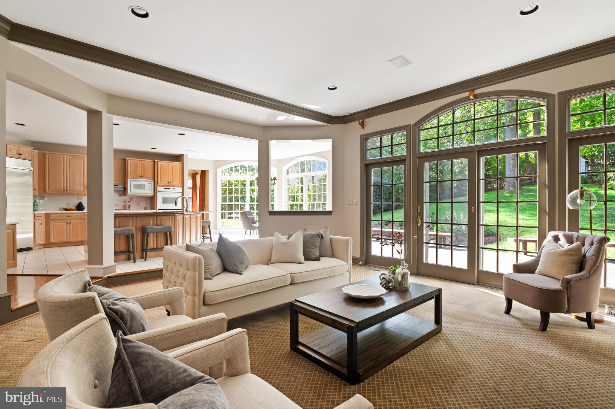 6723 LANDON LANE