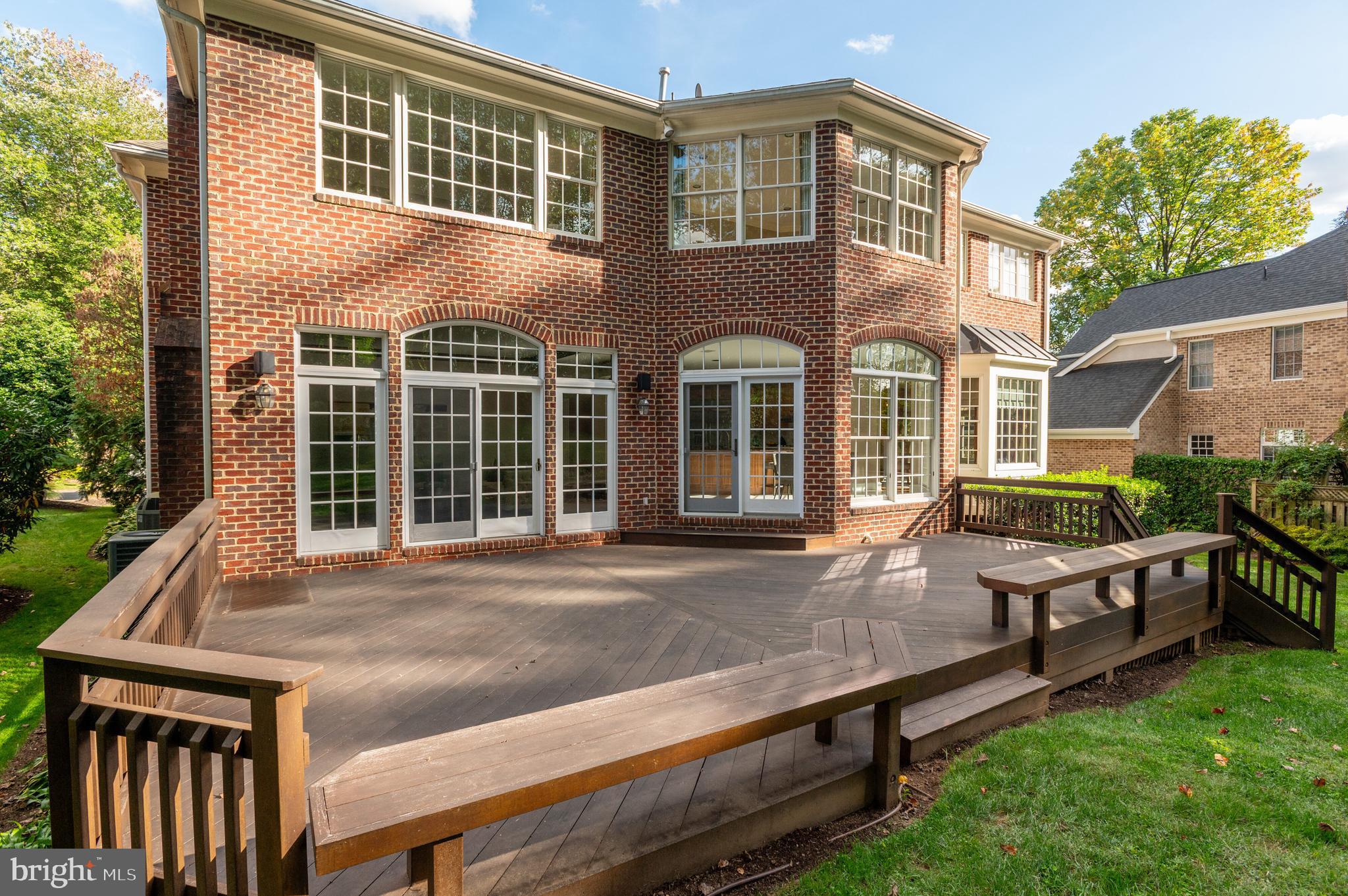 6723 LANDON LANE