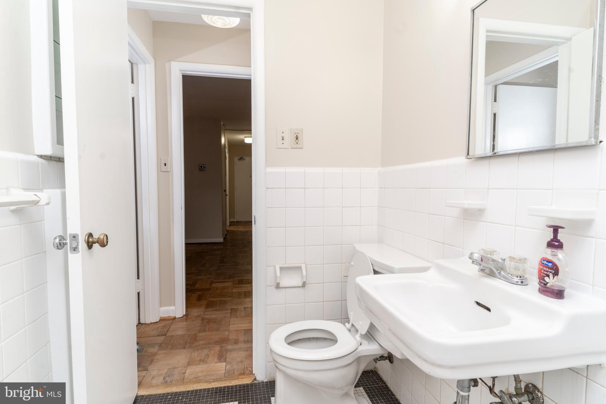 10500 MONTROSE AVENUE M4
