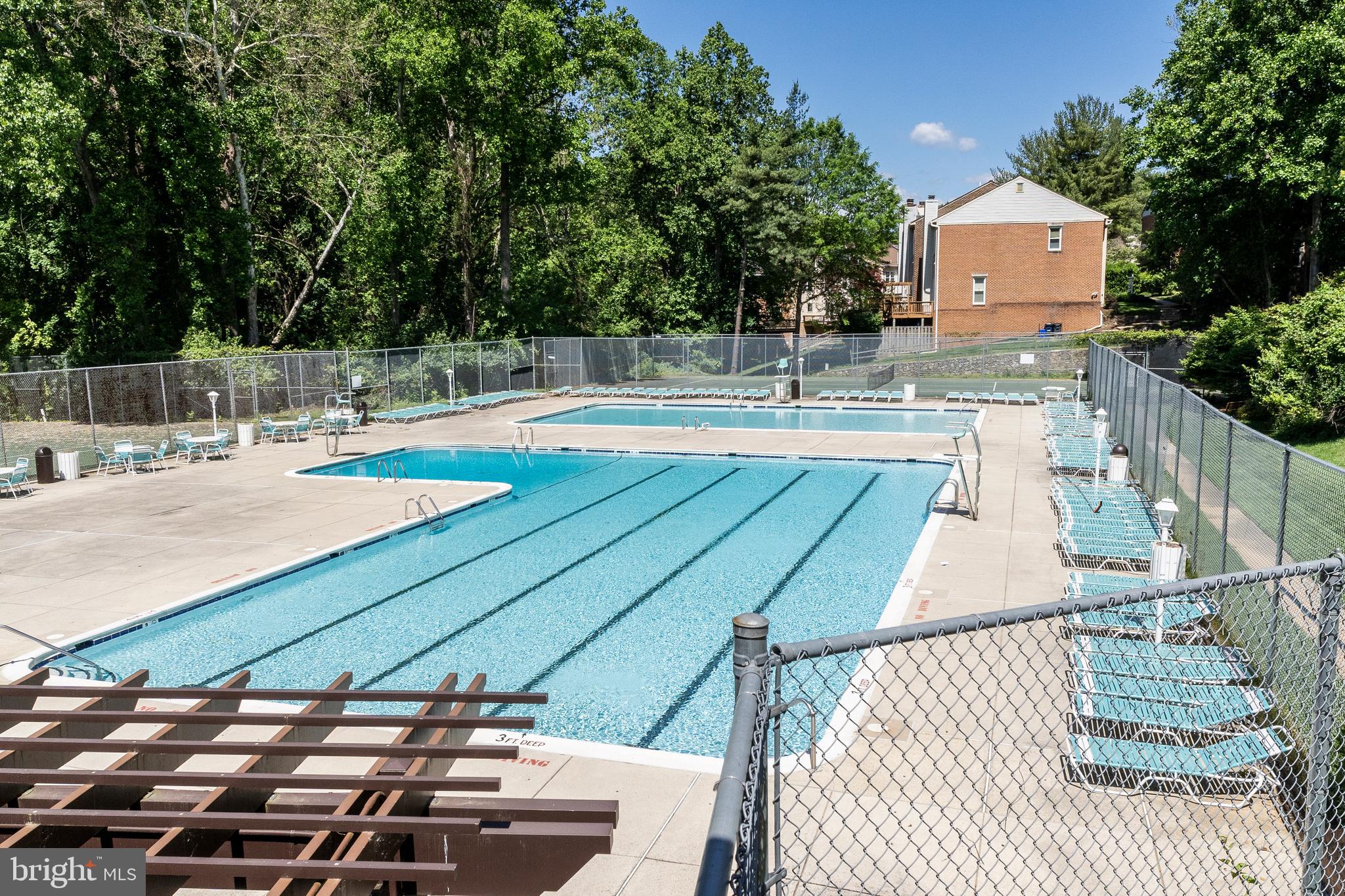 10500 MONTROSE AVENUE M4