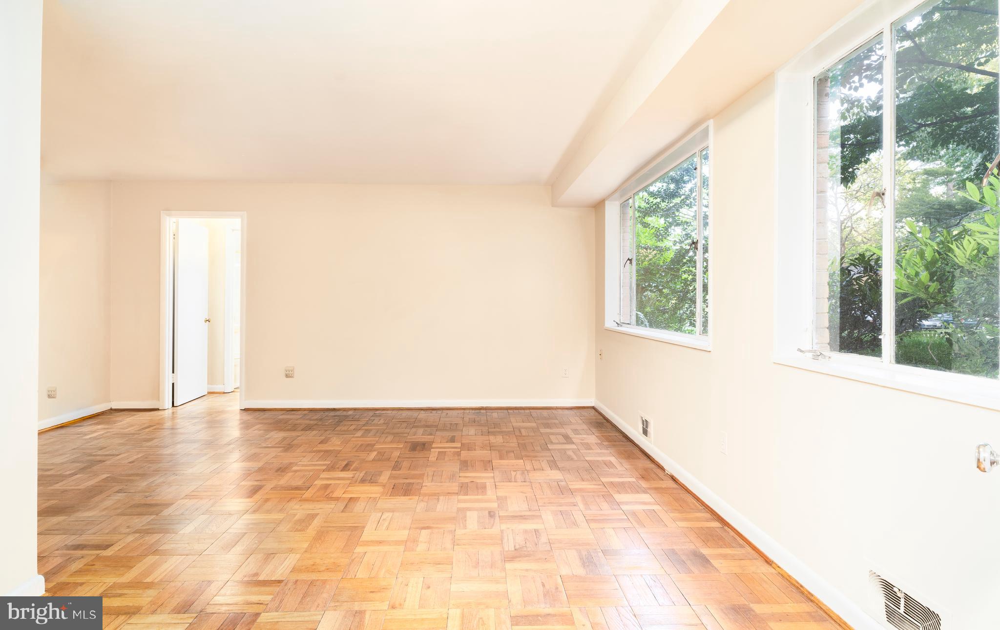 10500 MONTROSE AVENUE M4