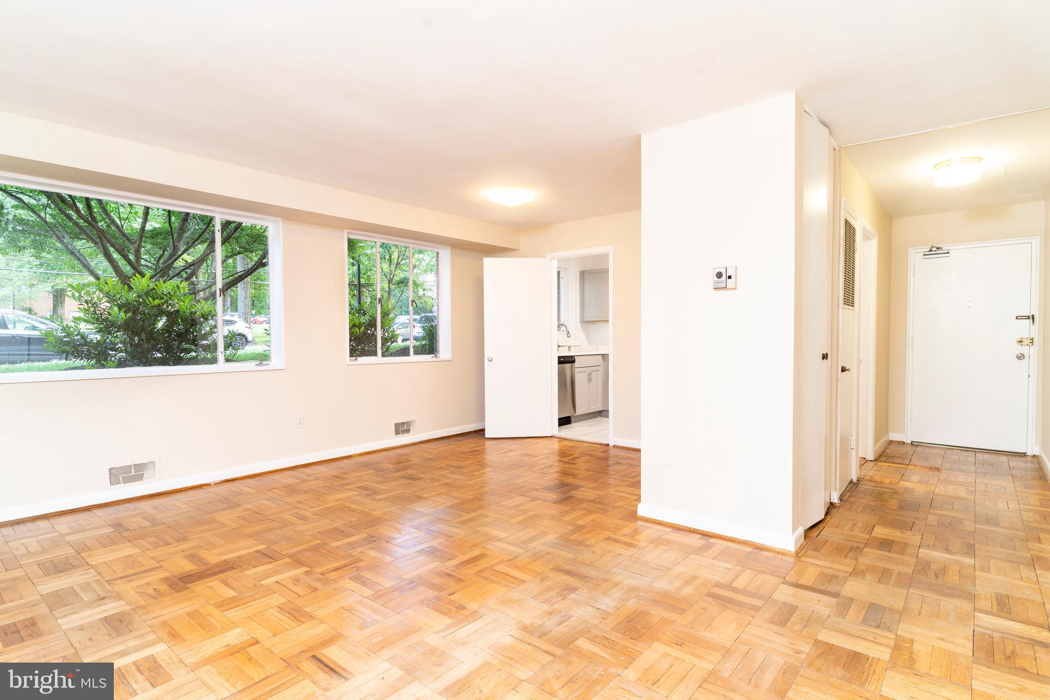 10500 MONTROSE AVENUE M4