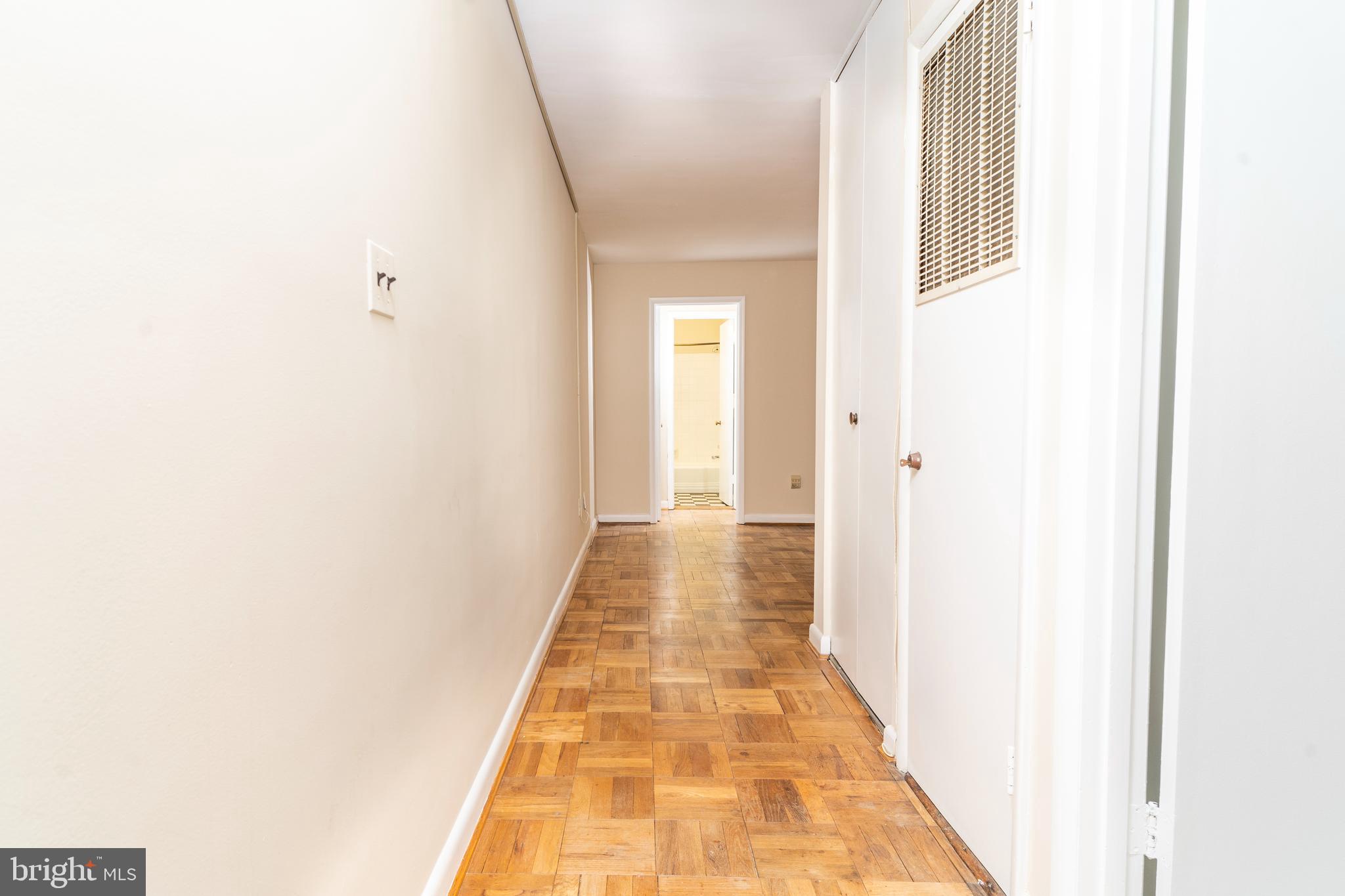 10500 MONTROSE AVENUE M4