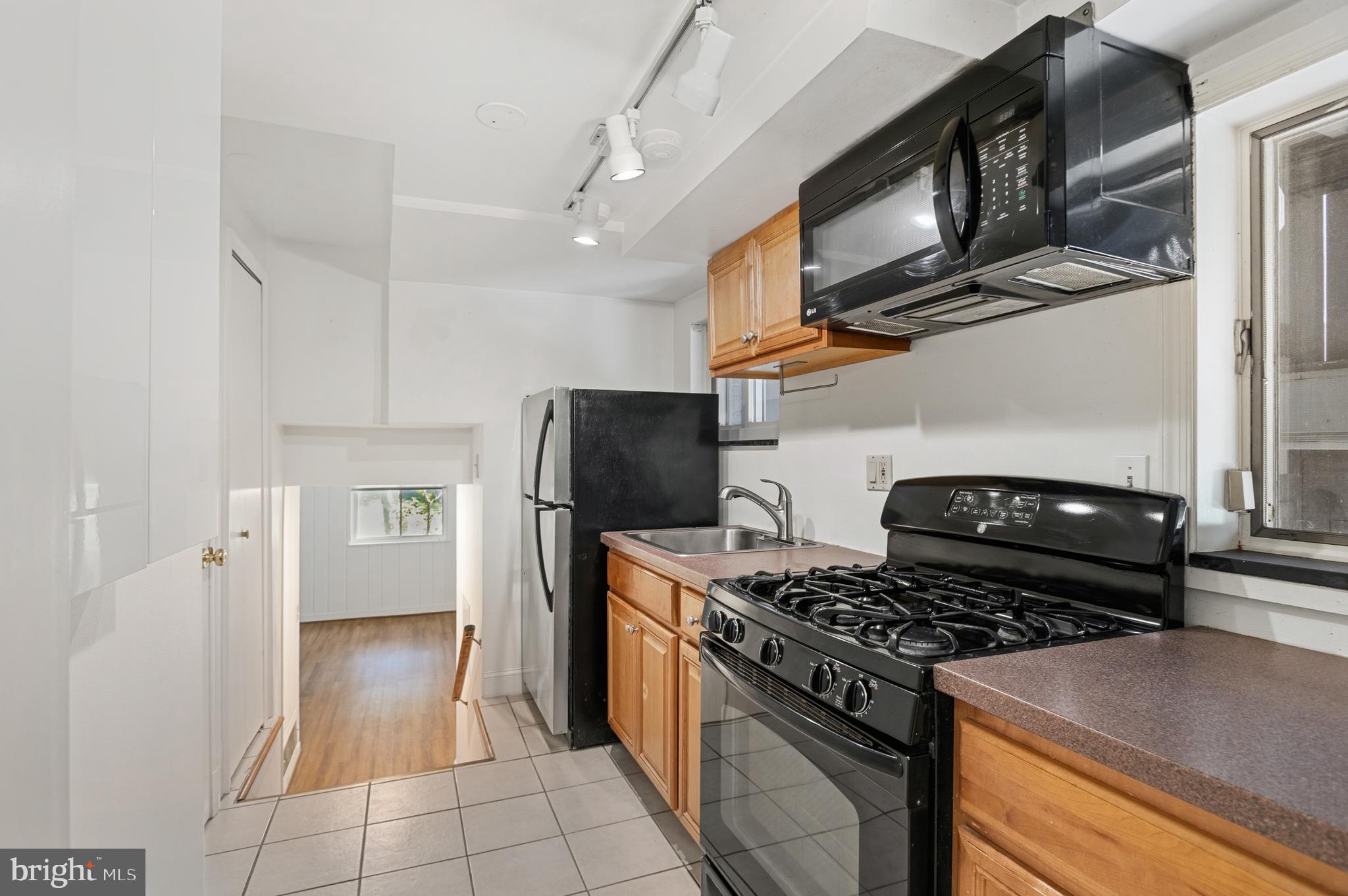 5523 UPPINGHAM STREET