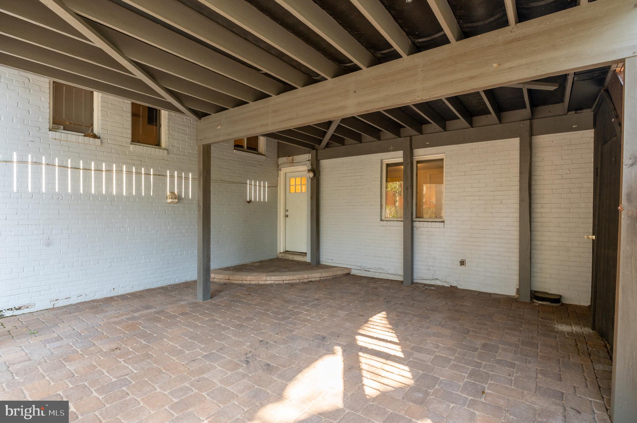 5523 UPPINGHAM STREET