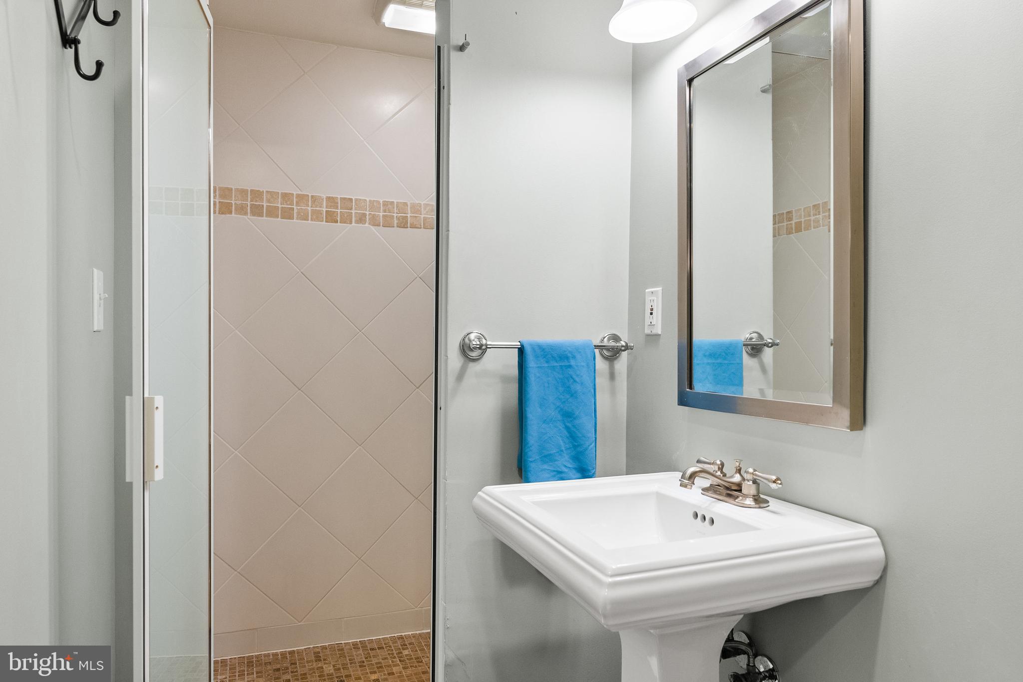 5202 PORTSMOUTH ROAD