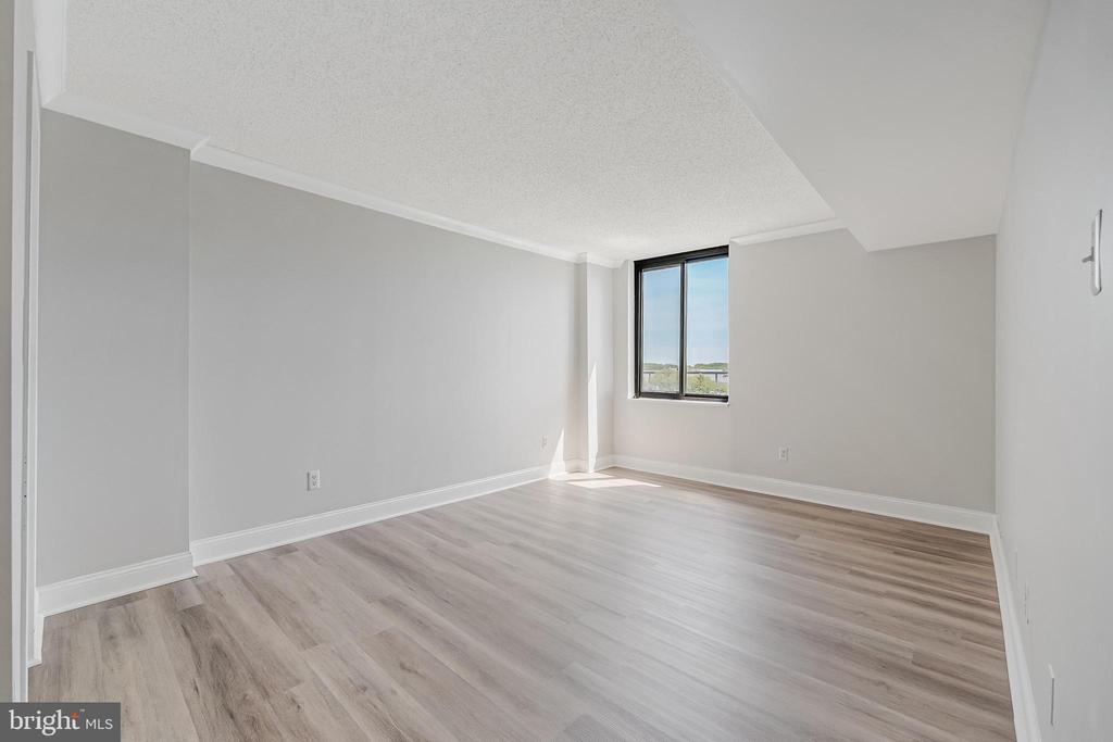 7401 WESTLAKE TERRACE 1205