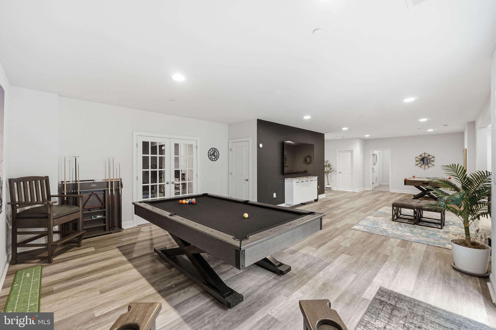 11801 DINWIDDIE DRIVE