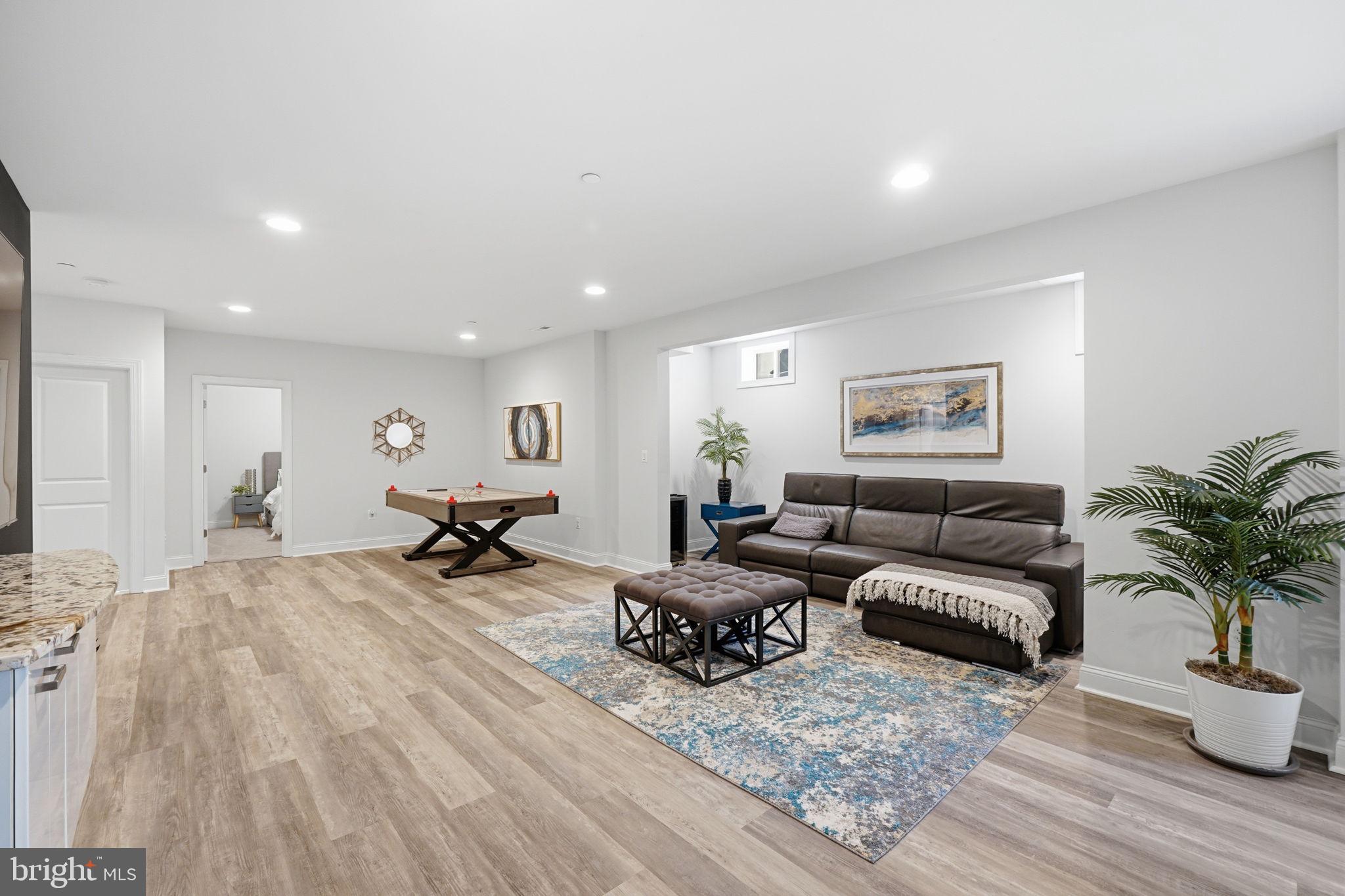 11801 DINWIDDIE DRIVE