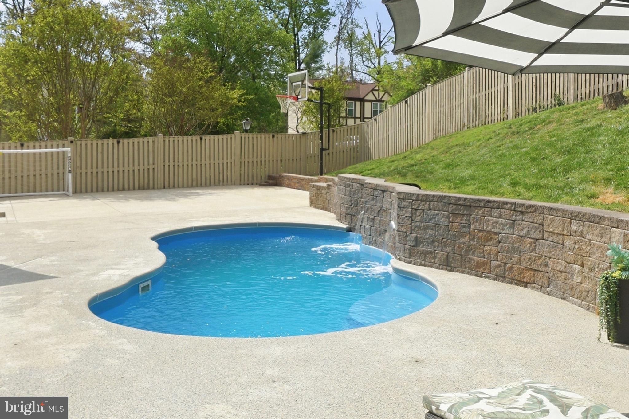 11801 DINWIDDIE DRIVE