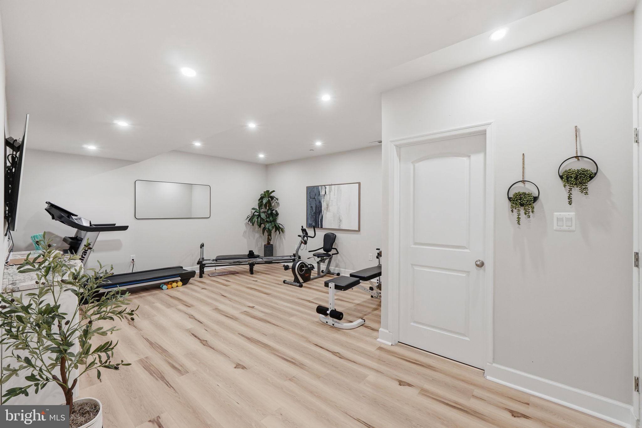 11801 DINWIDDIE DRIVE