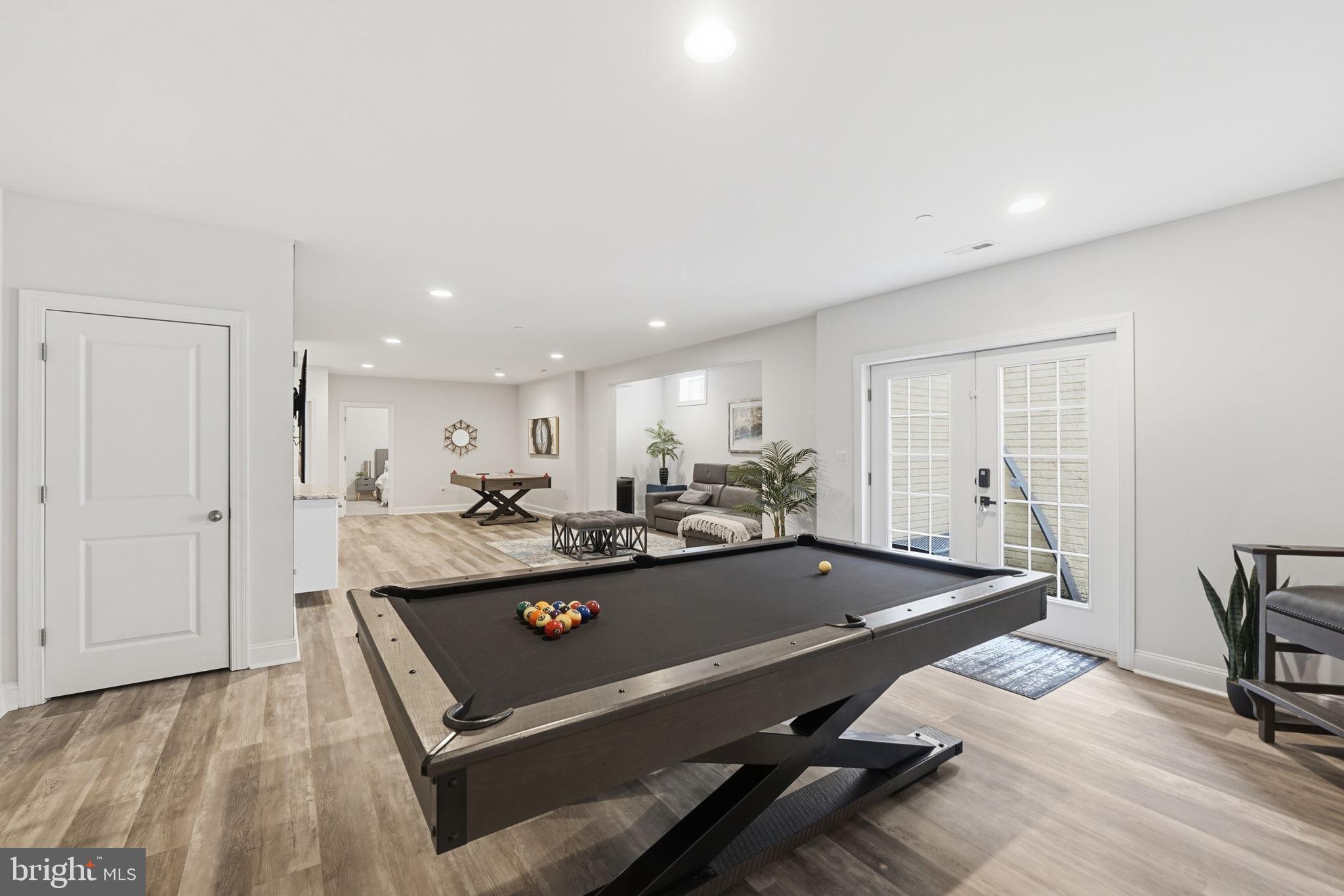 11801 DINWIDDIE DRIVE