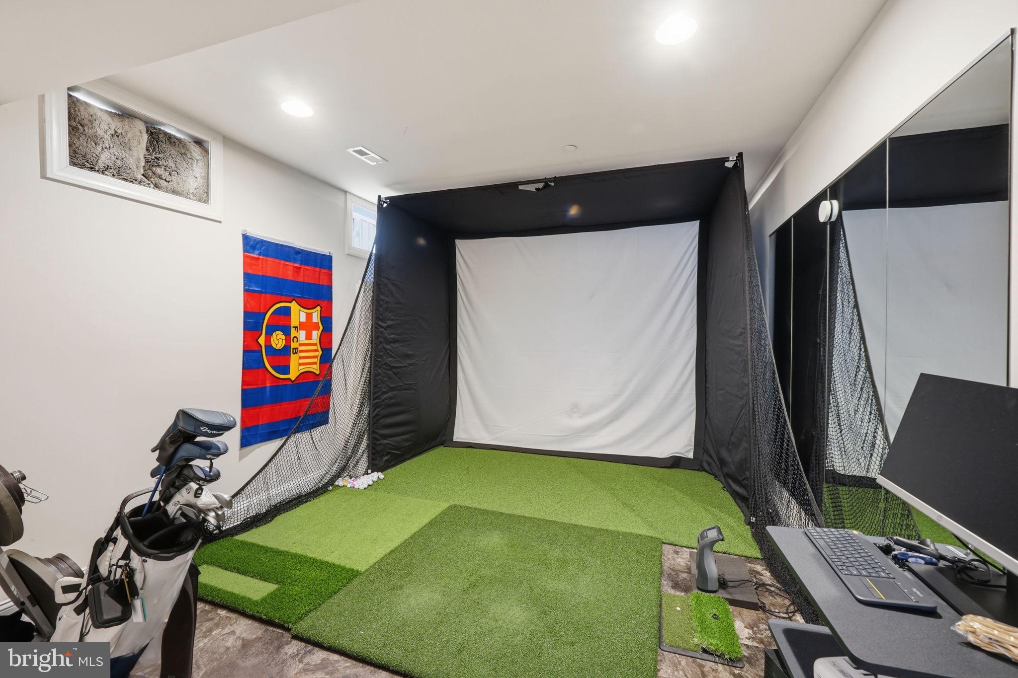 11801 DINWIDDIE DRIVE