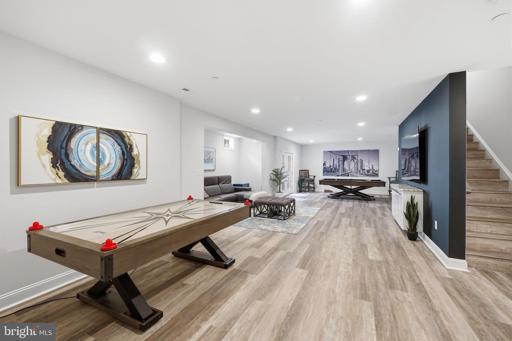 11801 DINWIDDIE DRIVE