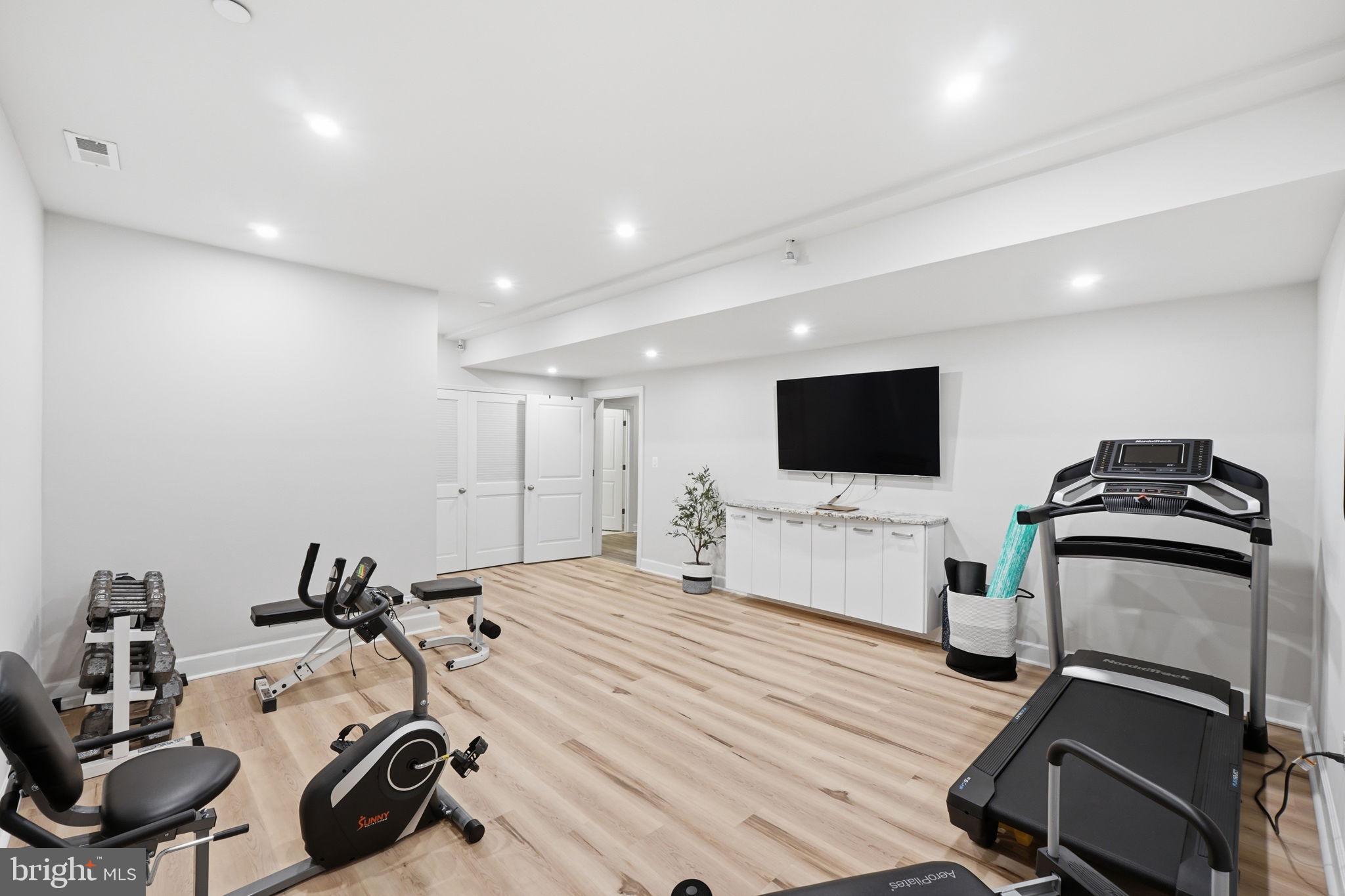 11801 DINWIDDIE DRIVE