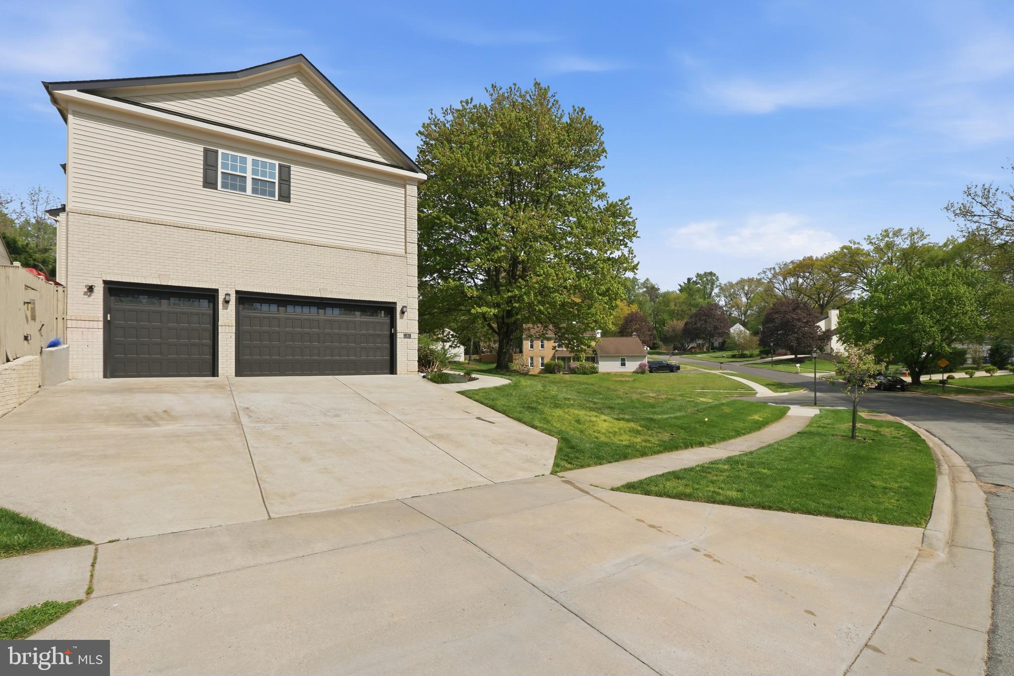 11801 DINWIDDIE DRIVE