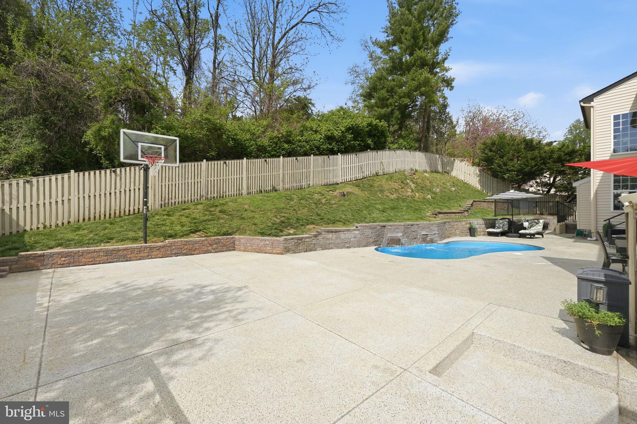 11801 DINWIDDIE DRIVE