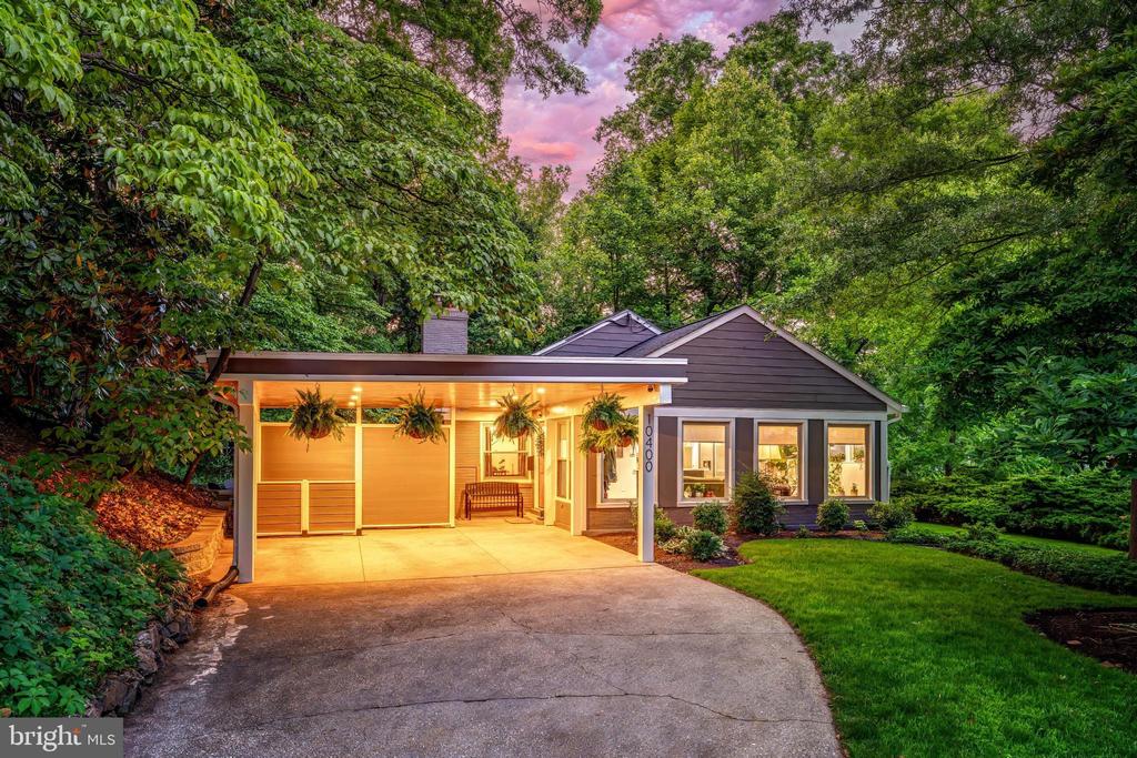 10400 CRESTMOOR DRIVE