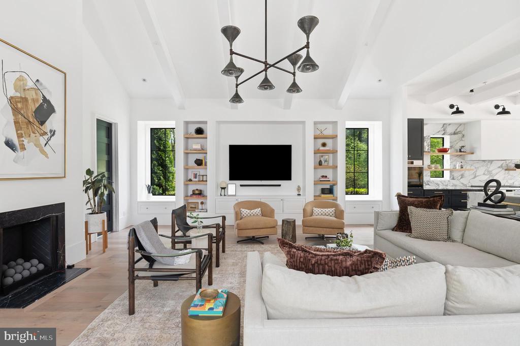 7101 LONGWOOD DRIVE