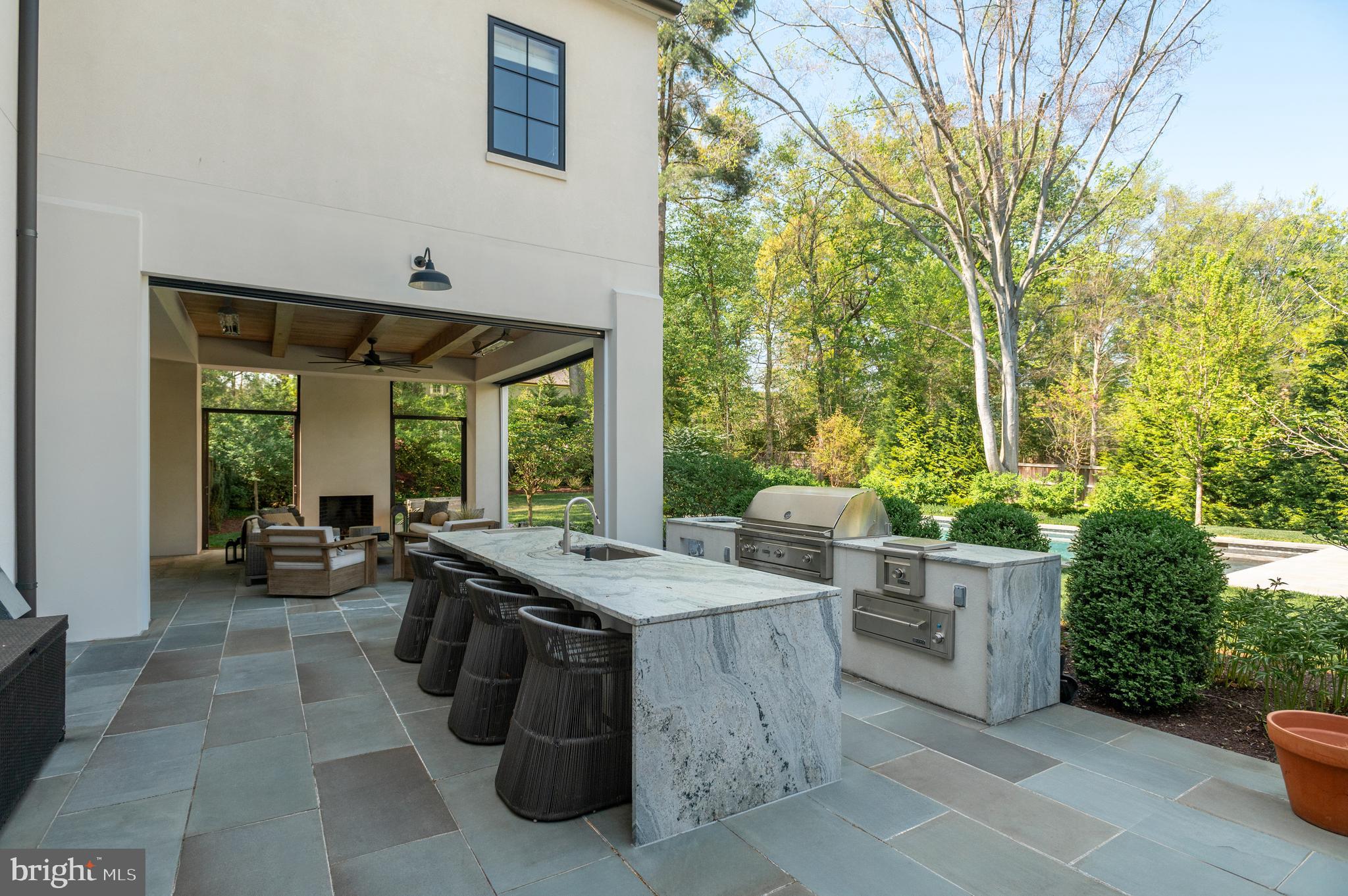 7101 LONGWOOD DRIVE