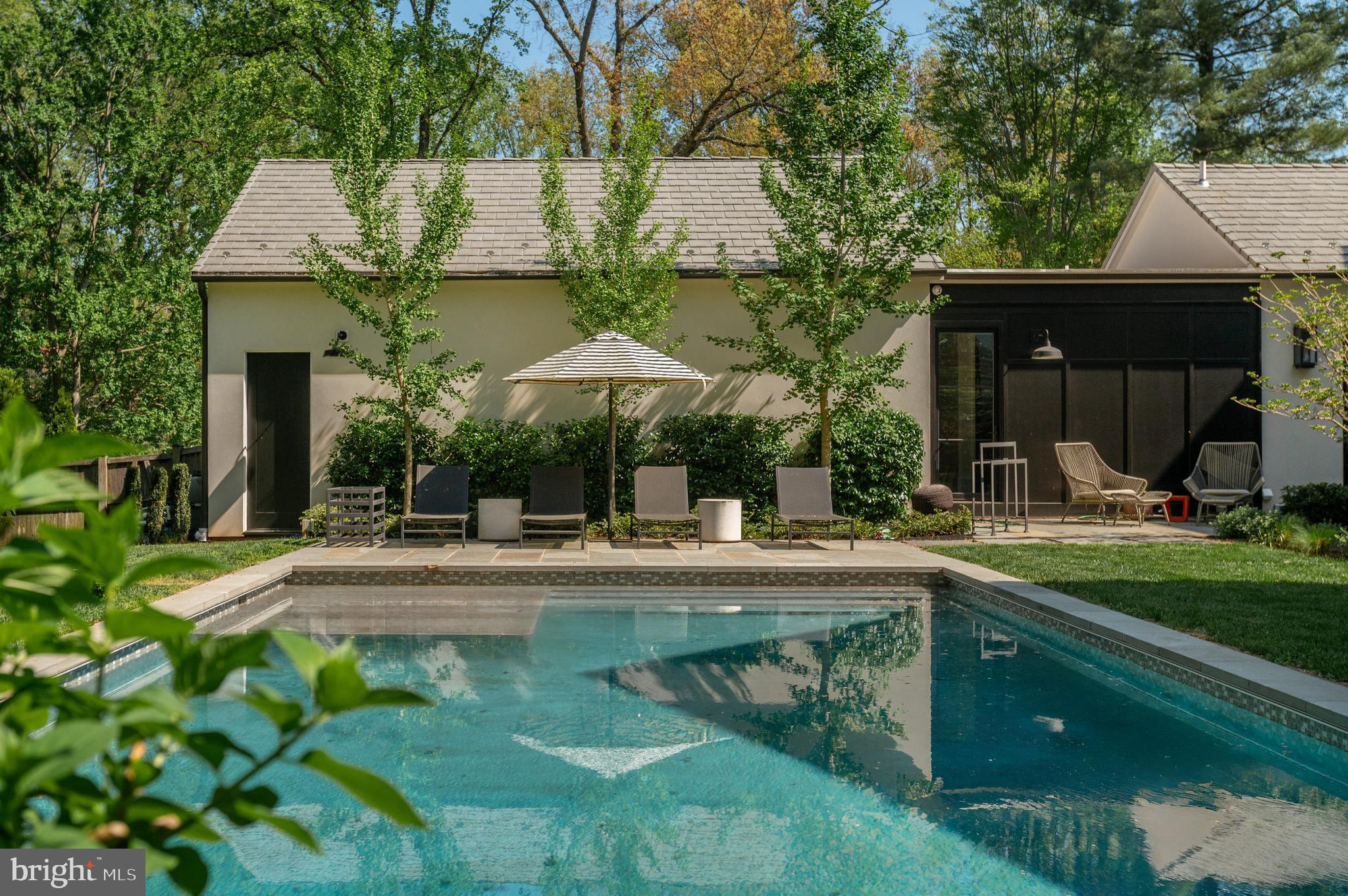 7101 LONGWOOD DRIVE