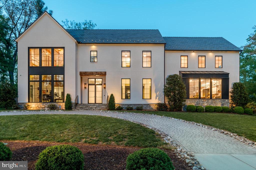7101 LONGWOOD DRIVE