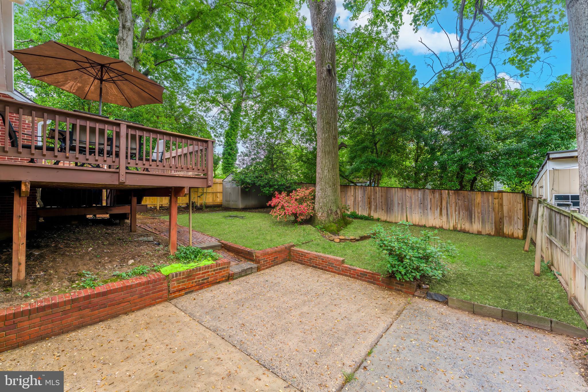 110 LYNNMOOR DRIVE