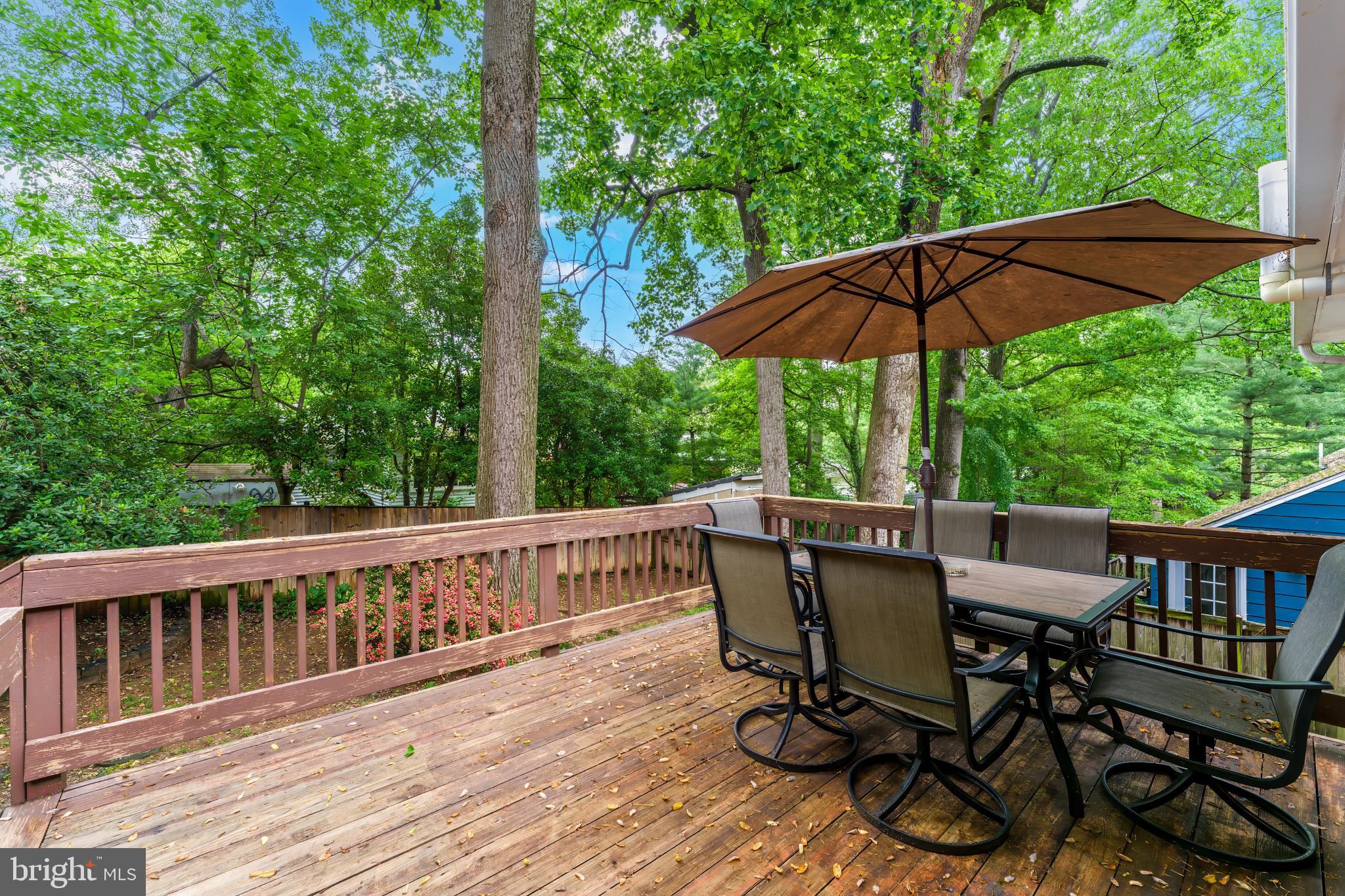 110 LYNNMOOR DRIVE