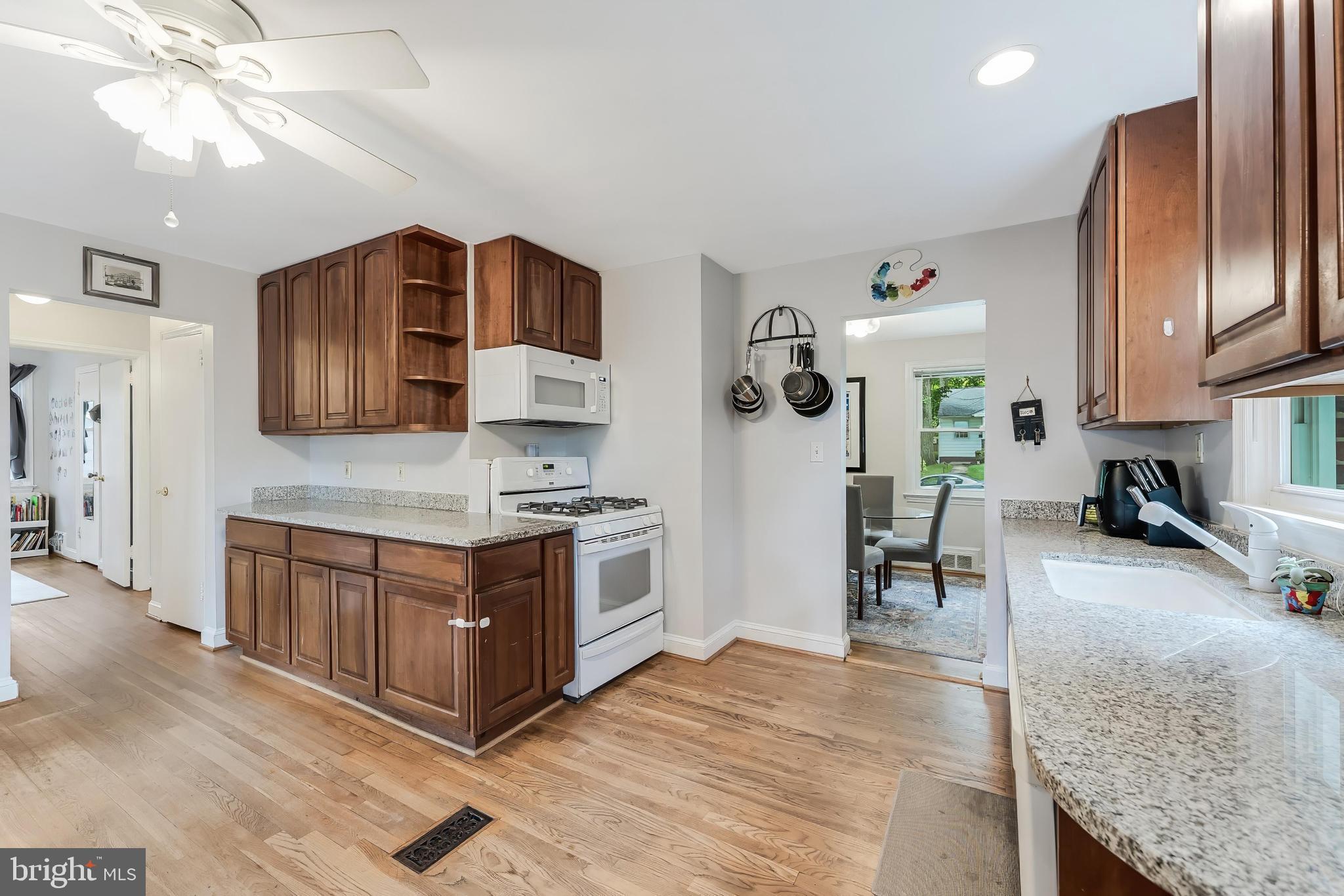 110 LYNNMOOR DRIVE
