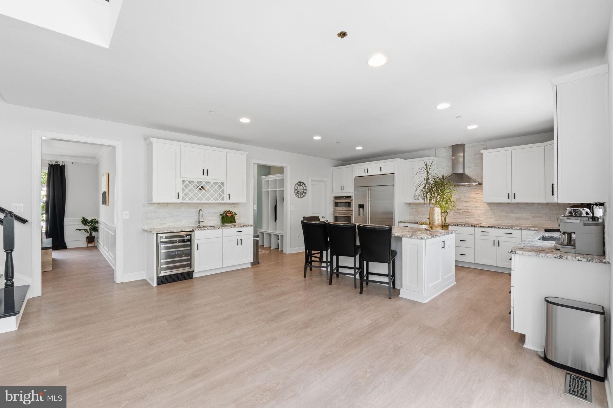 11801 DINWIDDIE DRIVE