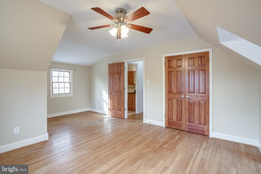 4107 BYRD COURT