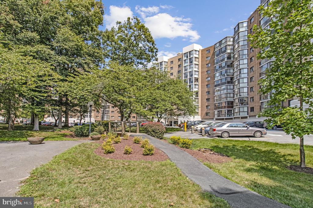 15107 INTERLACHEN DRIVE Unit: 2-409