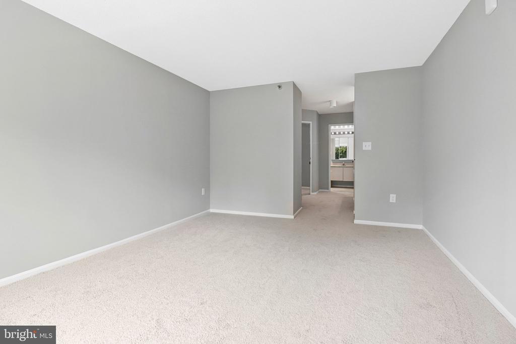 15107 INTERLACHEN DRIVE Unit: 2-409