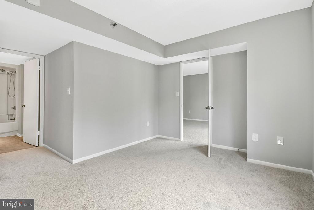 15107 INTERLACHEN DRIVE Unit: 2-409
