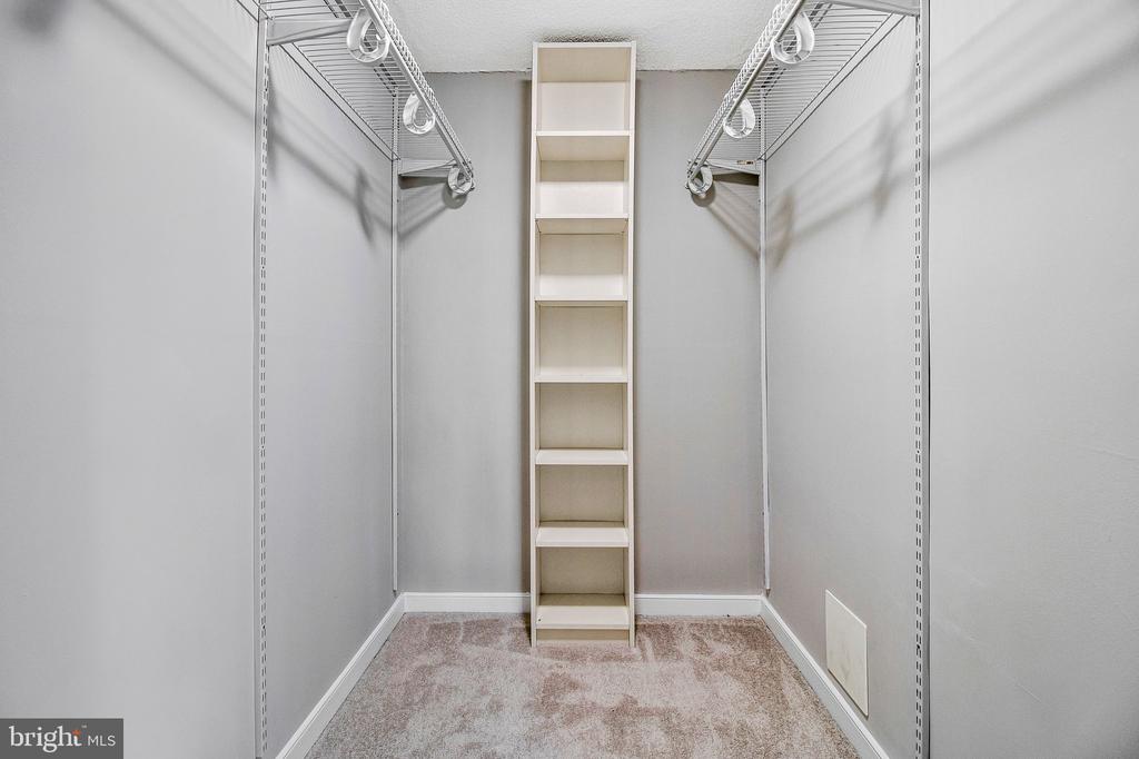7333 NEW HAMPSHIRE AVENUE Unit: 420W