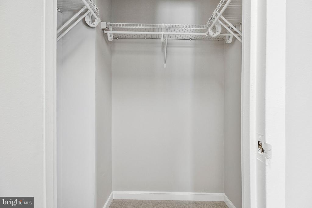 7333 NEW HAMPSHIRE AVENUE Unit: 420W