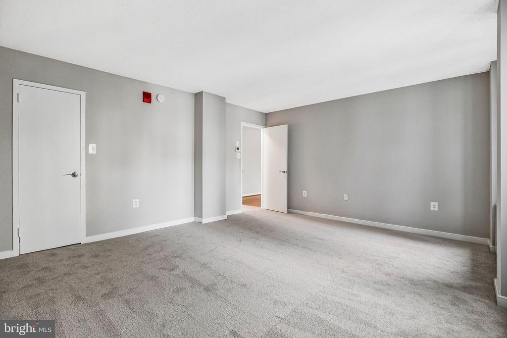7333 NEW HAMPSHIRE AVENUE Unit: 420W