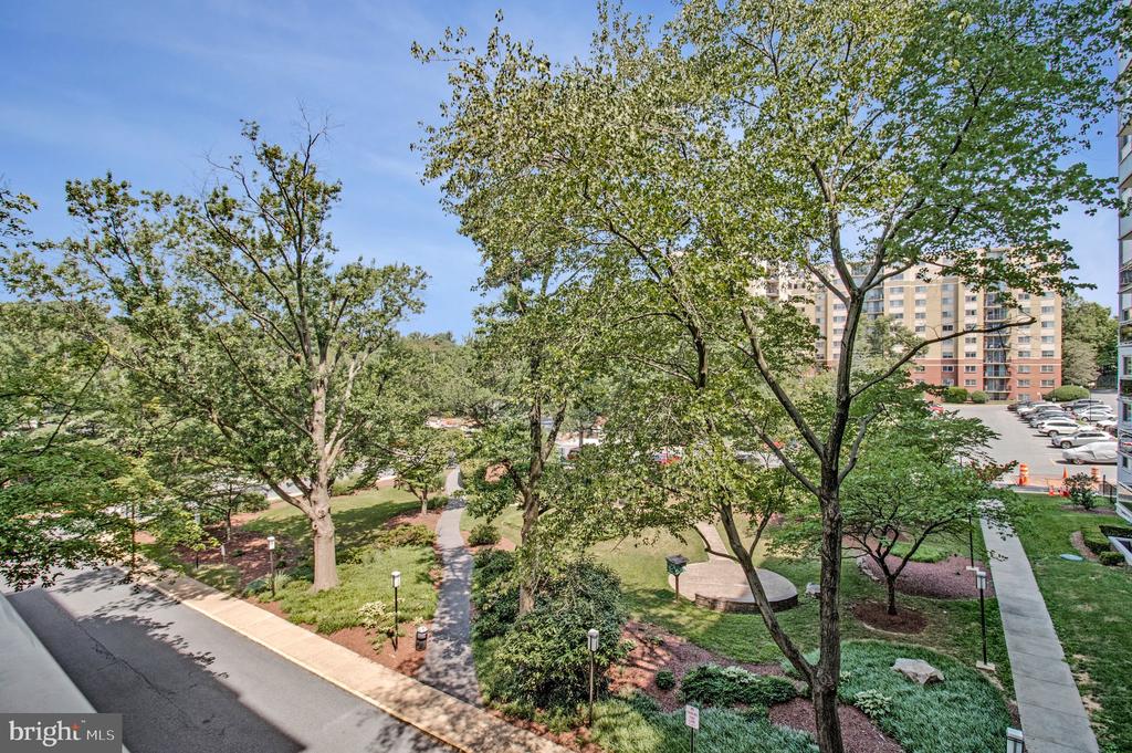 7333 NEW HAMPSHIRE AVENUE Unit: 420W